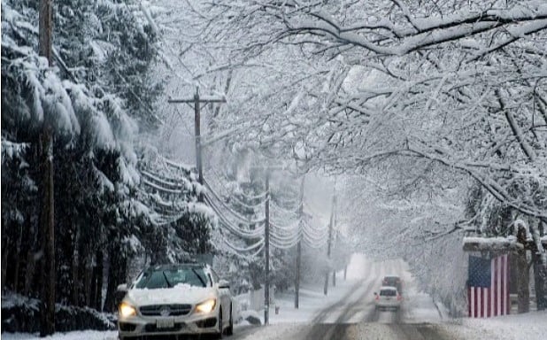 إلغاء أكثر من 2400 رحلة جوية بسبب عاصفة ثلجية في الولايات المتحدة 