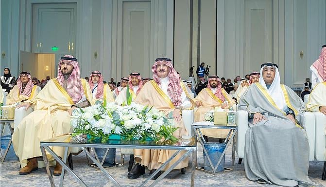 أمير الشرقية يشيد بدعم القيادة لقطاع النقل ويؤكد أهمية التكامل في تنفيذ المشاريع التنموية 