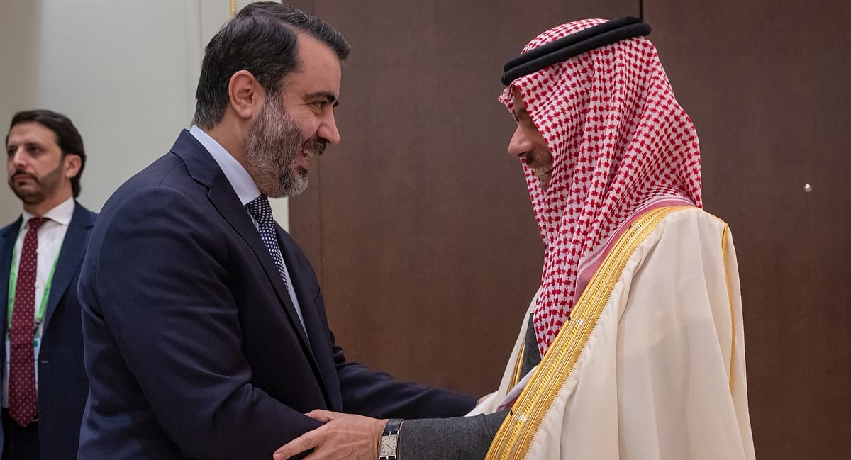 وزير الخارجية السعودي يلتقي نظيره السوري في ميونخ لبحث العلاقات الثنائية وجهود الاستقرار