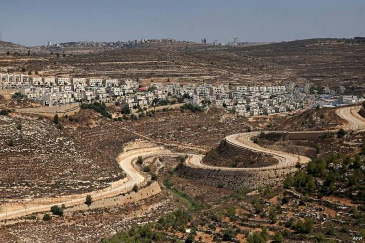 الرئاسة الفلسطينية تدين قرار الاحتلال بتحويل أراضي الضفة إلى 