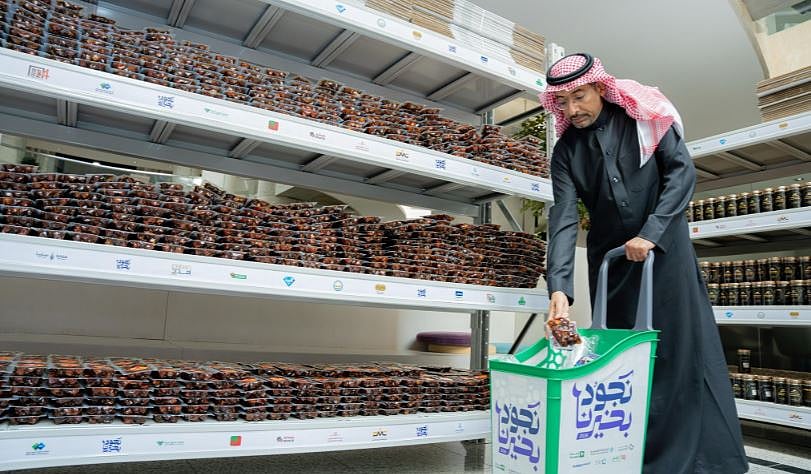 وزير الصناعة يوجه الشكر للجهات المشاركة في مبادرة «نجود بخيرنا» خلال شهر رمضان 