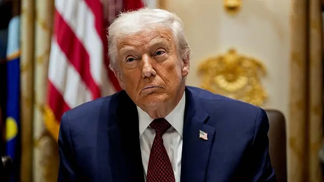 المحكمة العليا الأمريكية تلغي الرسوم الجمركية العالمية المفروضة من ترامب 