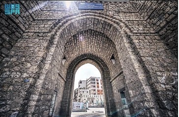 باب مكة.. وجهة تراثية نابضة بالحياة خلال ليالي شهر رمضان 