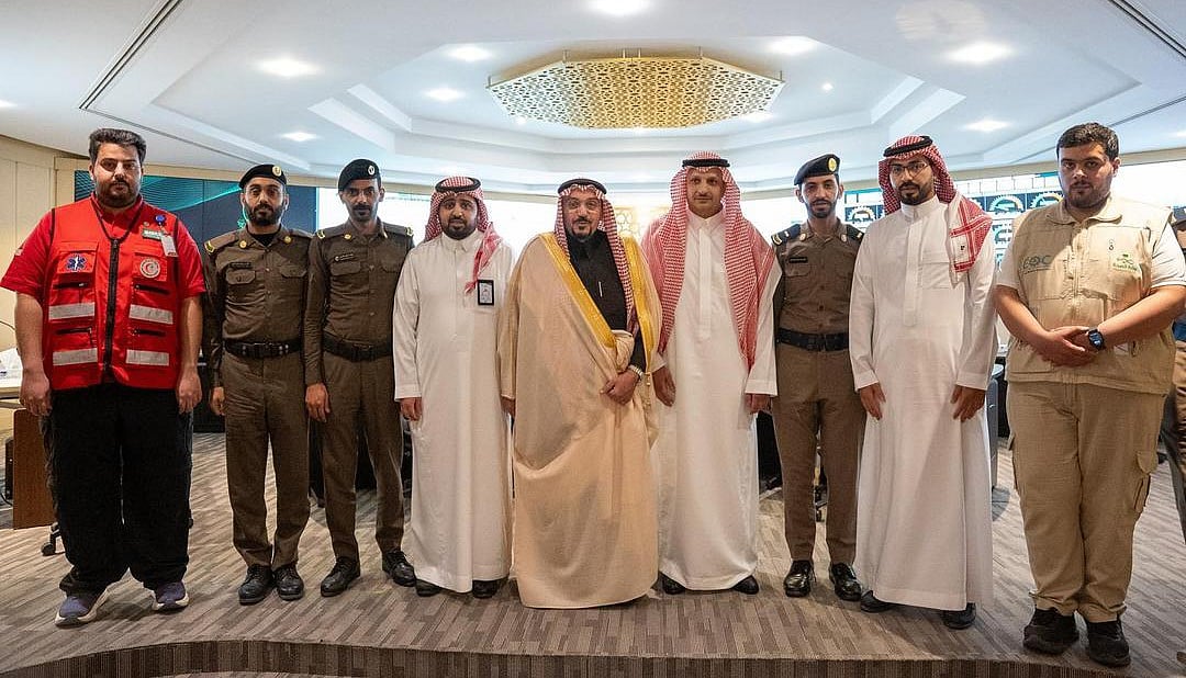 أمير القصيم يزور مركز إدارة الأزمات والكوارث بإمارة المنطقة 