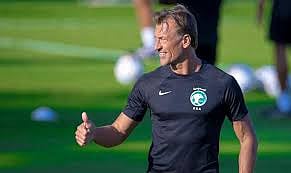 بعثة المنتخب السعودي تغادر إلى صربيا.. ورينارد يستدعي 27 لاعبا 