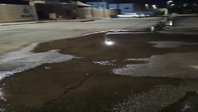 خروج مياه من «الثانوية الثالثة» بحي النهضة بالبكيرية يتسبب في معاناة مستمرة للأهالي 