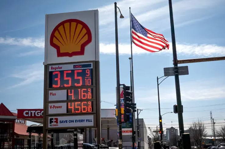 ارتفاع سعر البنزين 38% منذ بدء العمليات العسكرية في إيران 