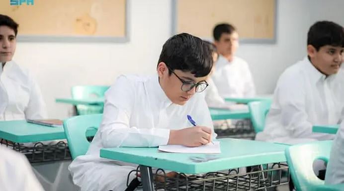 رسميًا.. تعليق الدراسة غدًا الأحد 24-10-1447 في عدد من المدارس والجامعات 