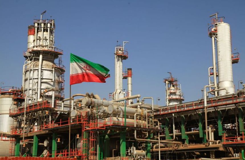 «النفط الإيرانية»: منشآت التكرير والتوزيع يمكن استعادة 80% من طاقتها خلال شهر أو شهرين 