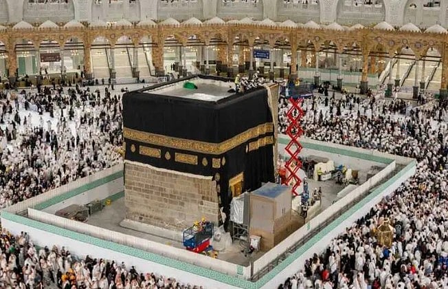 بدء الصيانة الدورية للكعبة المشرفة للحفاظ على العناصر المعمارية 