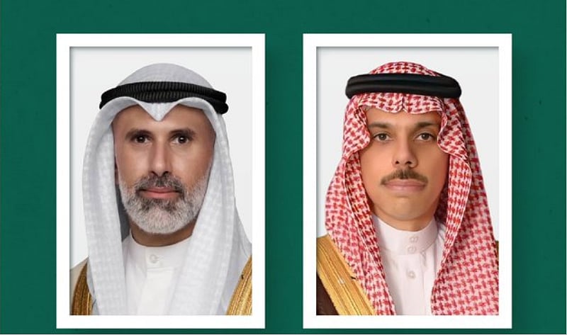 وزير الخارجية يتلقى اتصالاً من نظيره الكويتي ويبحثان جهود الحفاظ على أمن المنطقة 