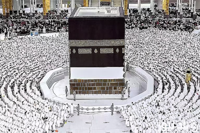 وزارة الحج: بطاقة نسك تسهّل تنقل ضيوف الرحمن وتمكّنكم من الوصول للخدمات 