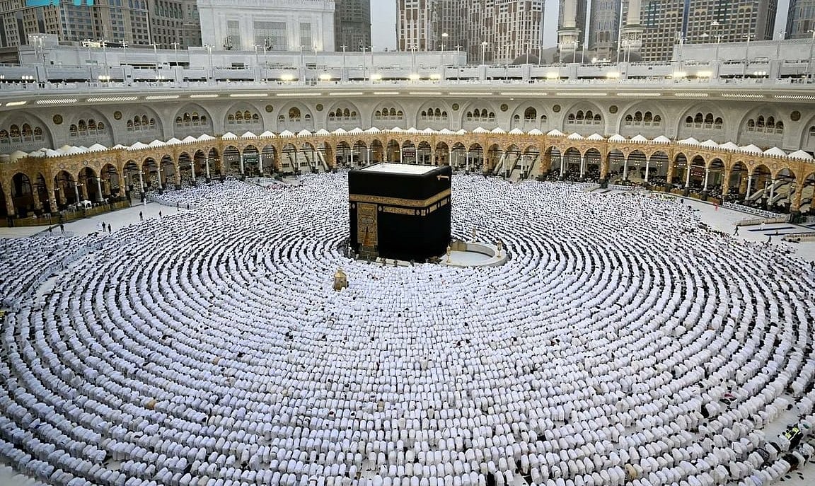 وزارة الحج: حجاج إيران بدأوا التوافد جوا إلى المملكة 