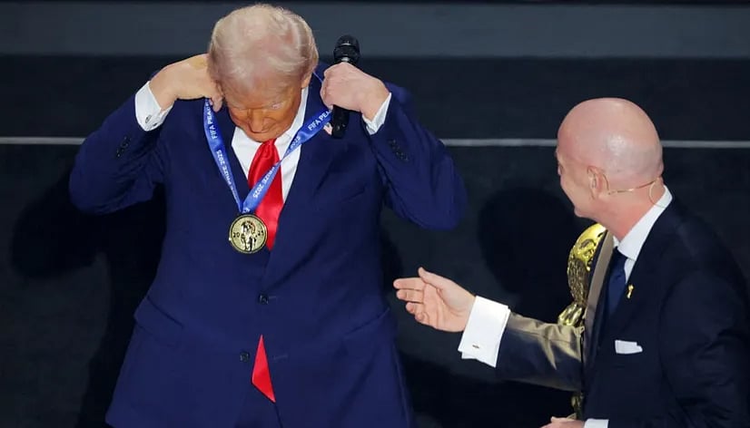 الأجدر بلا منازع.. البيت الأبيض يدافع عن حصول ترامب على جائزة الفيفا للسلام 