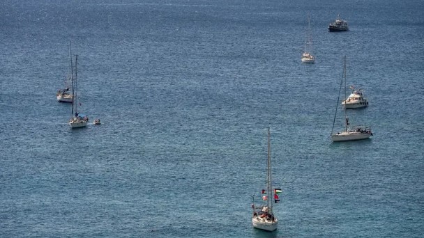 الاحتلال الإسرائيلي يعترض سفن مساعدات متجهة إلى غزة في المياه الدولية 