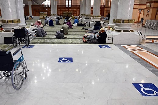 خدمات متكاملة لكبار السن وذوي الإعاقة في المسجد النبوي خلال موسم الحج 