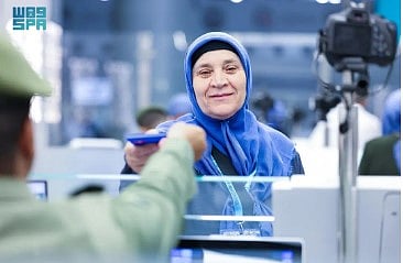 جوازات مطار الملك عبدالعزيز تستقبل أولى رحلات ضيوف الرحمن من مقدونيا 