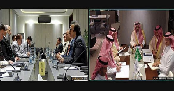 وزير الصناعة يناقش فرص توسيع الشراكة الصناعية مع نظيره الباكستاني 
