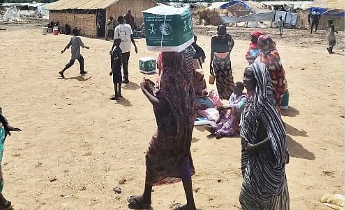 مركز الملك سلمان للإغاثة يوزع 1.594سلة غذائية في ولاية سنار بالسودان 