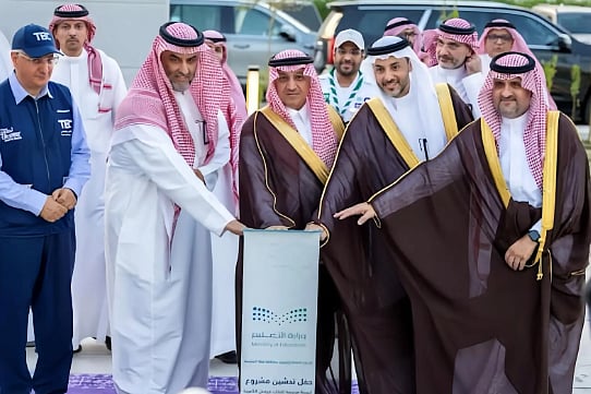 وزير التعليم يدشن مبادرة أنسنة المدارس بتعليم مكة المكرمة 