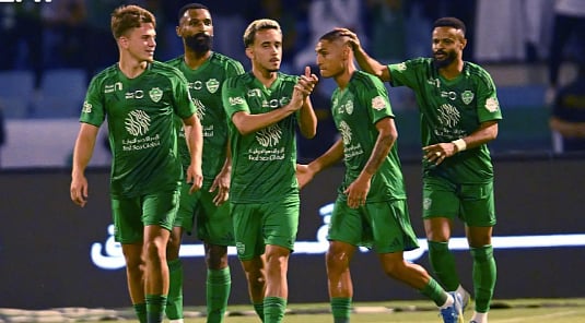 الأهلي يهزم الخليج برباعية في الجولة 34 من دوري المحترفين