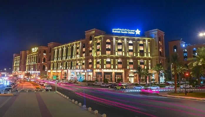 التدخل العاجل ينقذ 3 حالات من الجلطات القلبية الحادة عبر تكامل الخدمات بين مستشفيات تجمع مكة الصحي 