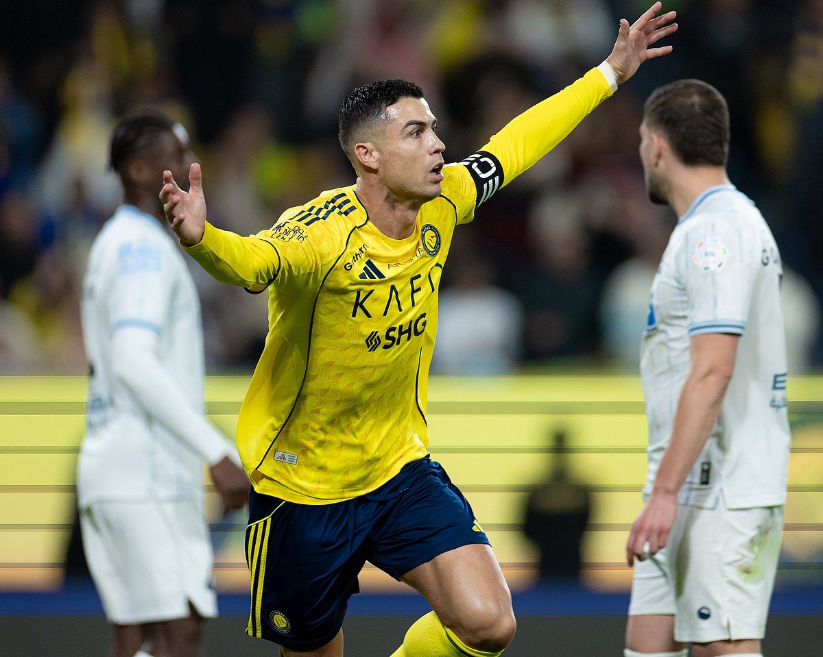 كريستيانو رونالدو يقود تشكيل النصر لمواجهة ضمك في مواجهة حسم الدوري