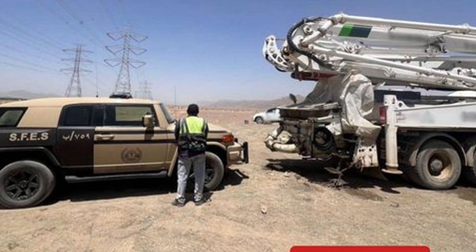 ضبط مقيم يمني لتفريغه مواد خرسانية في منطقة المدينة المنورة
