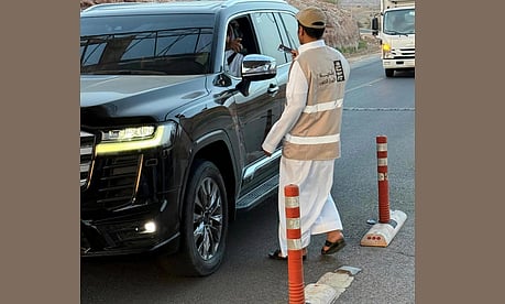 أمانة عسير تُفعّل جهودها التطوعية لخدمة الحجاج على الطرق البرية 