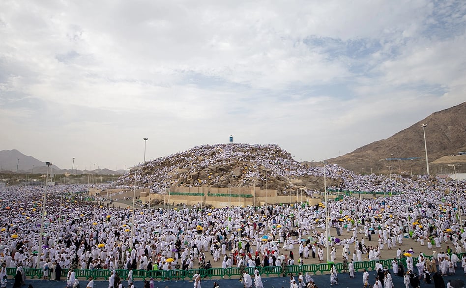 تدشين مشروع تلطيف الأجواء بمحيط جبل الرحمة بمشعر عرفات لمواجهة الإجهاد الحراري 