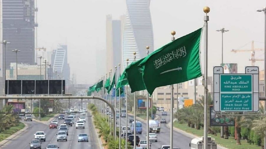 درجات الحرارة تزيد على 45.. حالة الطقس اليوم الأحد 7-12-1447 في المملكة