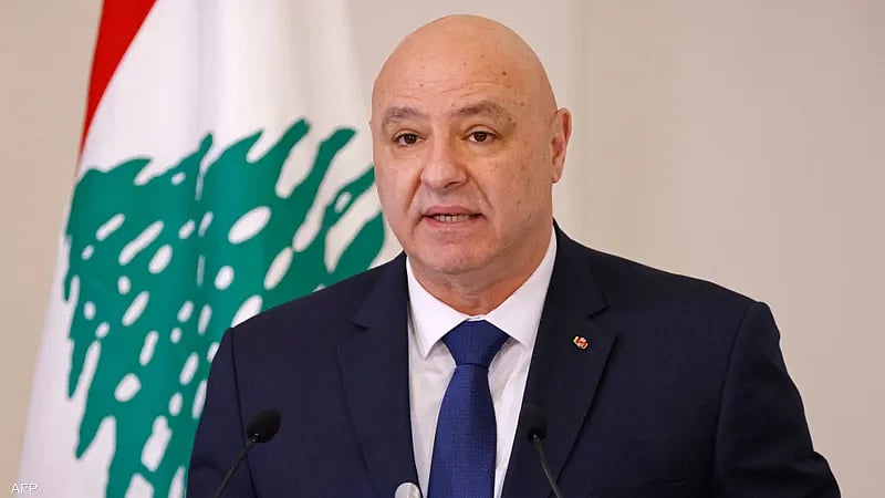 الرئيس اللبناني: الجيش سيبقى الضامن الوحيد للأمن الوطني والسيادة الإقليمية 