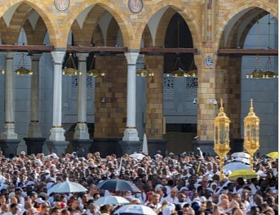 حجاج بيت الله الحرام يؤدون طواف الإفاضة في أجواء إيمانية وخدمات متكاملة 