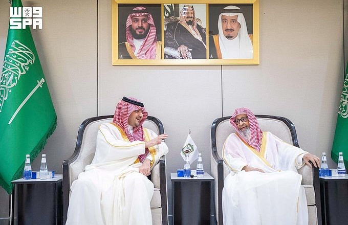 وزير الداخلية رئيس لجنة الحج العليا يزور المفتي العام للمملكة 
