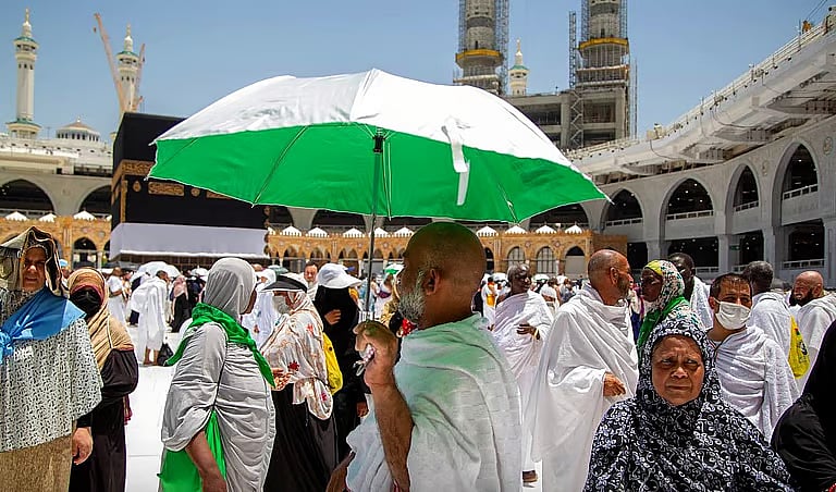 انسيابية كبيرة في دخول الحجاج إلى الحرم المكي خلال فترة الذروة 