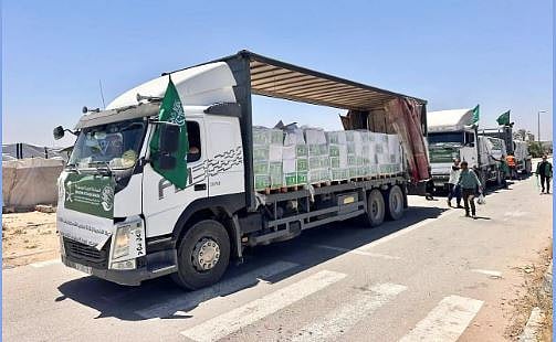 وصول قافلة مساعدات إنسانية جديدة إلى قطاع غزة