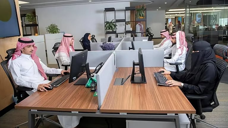مختص: مبادرة ساعات العمل المرنة أتاحت مرونة بحضور الموظف لمقر العمل 