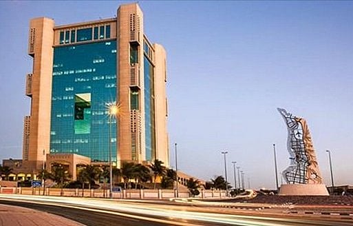 أمانة جدة تتلف 20 طنًا من المواد الغذائية الفاسدة شرق المحاف