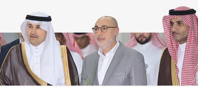 باستثمارات 40 مليون ريال.. وزير النقل يفتتح المركز اللوجستي 
