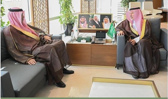 الدكتور الربيعة يبحث الموضوعات ذات الاهتمام المشترك مع سفير 
