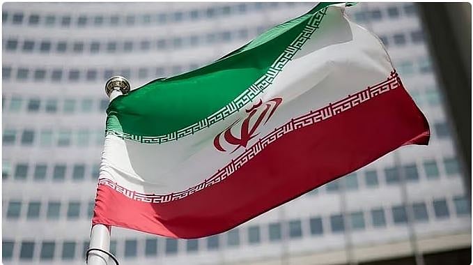 إيران تحذر الولايات المتحدة: لن نتردد في الدفاع عن أنفسنا