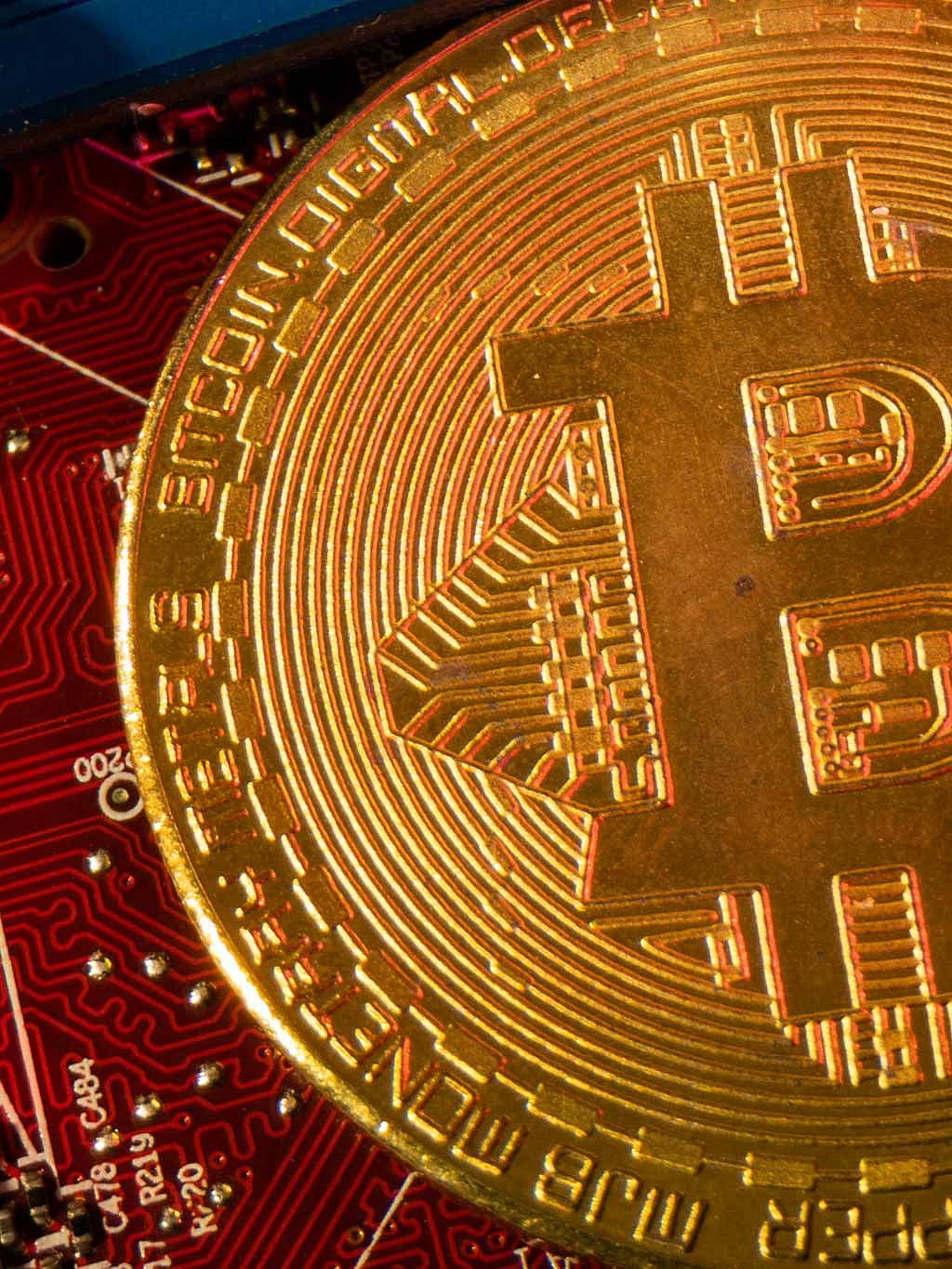 Crypto Selloff Sends Bitcoin to One-Month Low