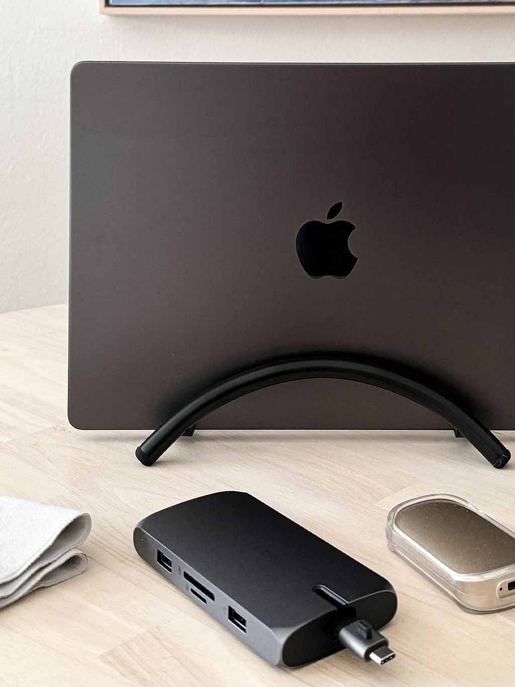 How to Get the Best Deals on MacBook Accessories in 2024