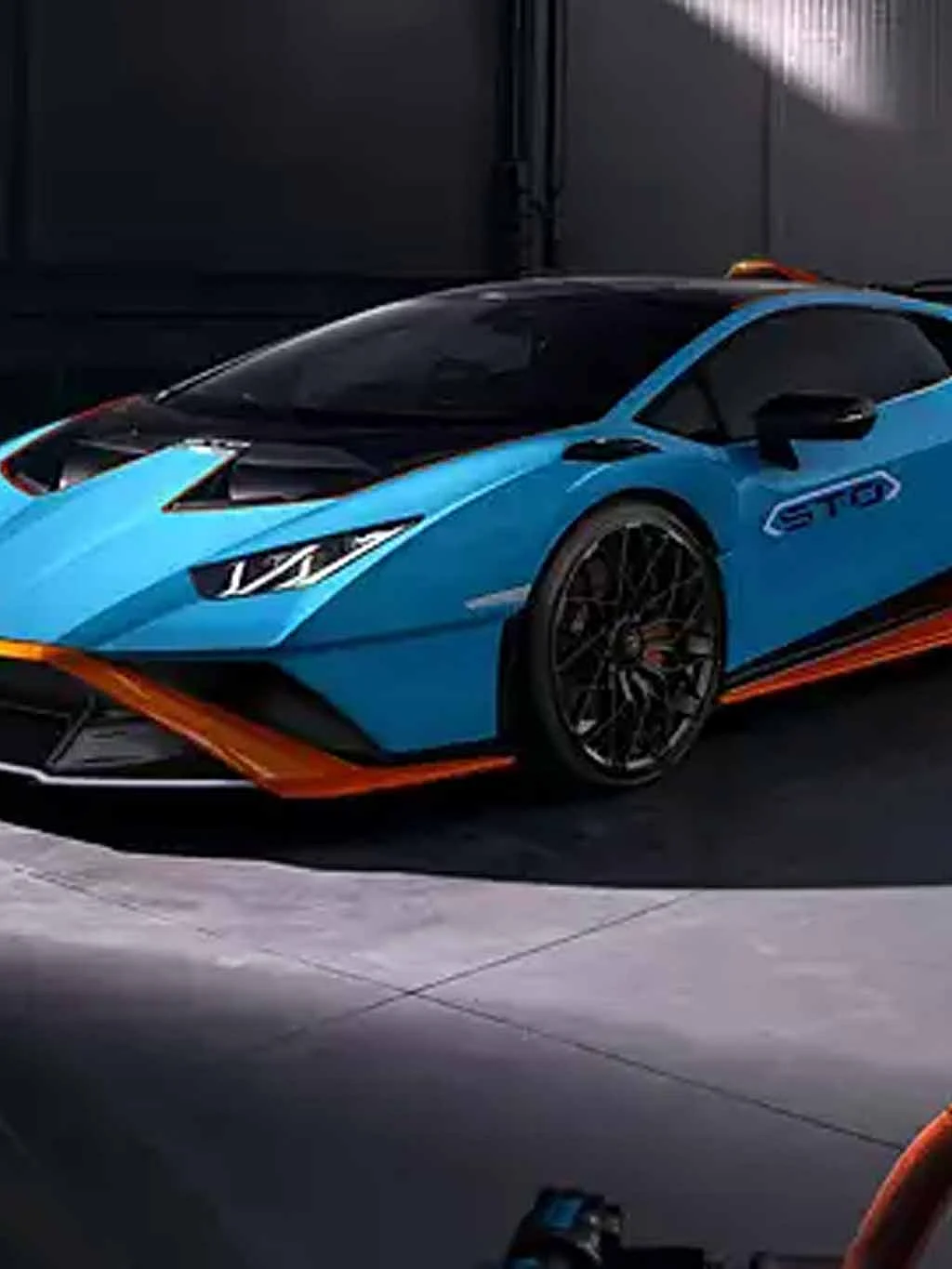 Lamborghini Huracan STO features a lightweight construction with more than 75% of its body panels made from carbon fiber.