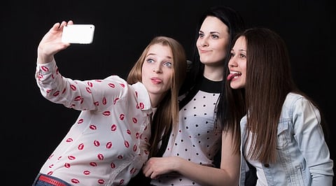 Top 5 AI Girlfriends That Send Pictures