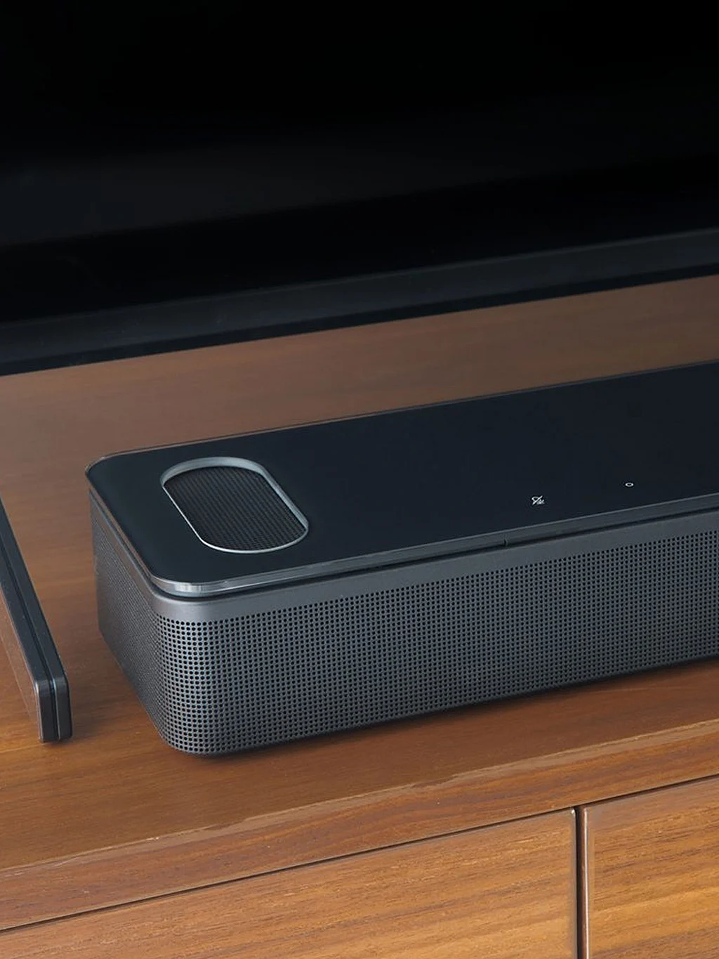 Bose Smart Soundbar 900 delivers crystal-clear dialogue, adaptive audio tuning, and wireless connectivity, ensuring a rich cinematic experience.