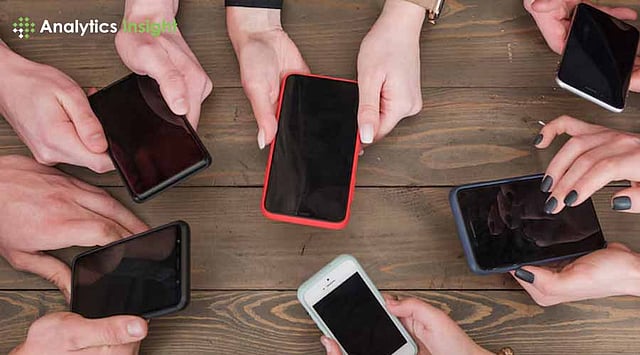 The Biggest Smartphone Rivalry of 2025: Who Will Come Out On Top?