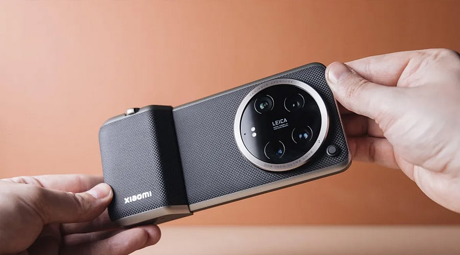 Xiaomi 14 Ultra AI camera phone