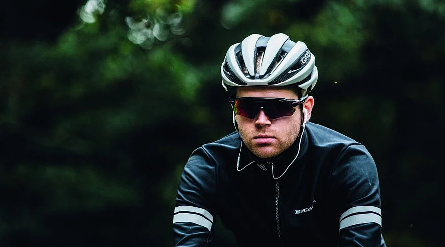 Best Headphones for Cycling: Stay Entertained!