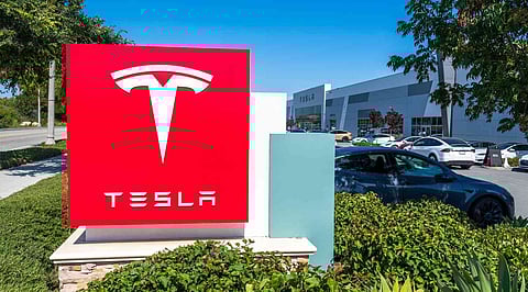 Tesla Senior VP Sells 82% Shares